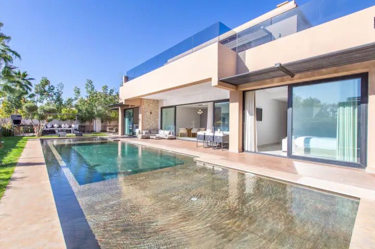 Villa L